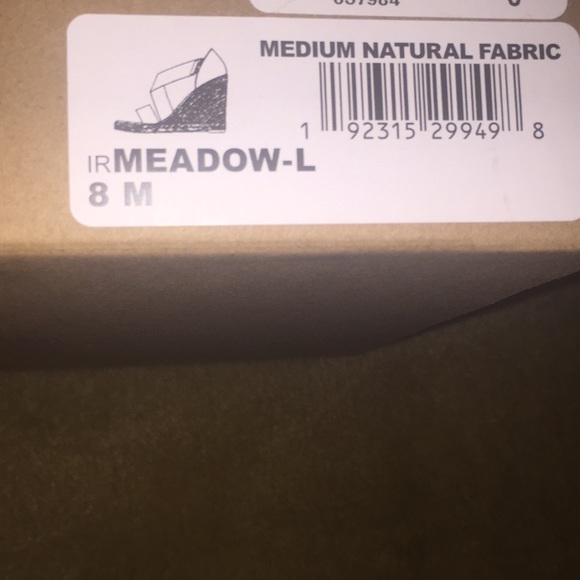 Indigo Rd. Gray Strappy Slip-On Wedges Size 8 - Picture 7 of 8